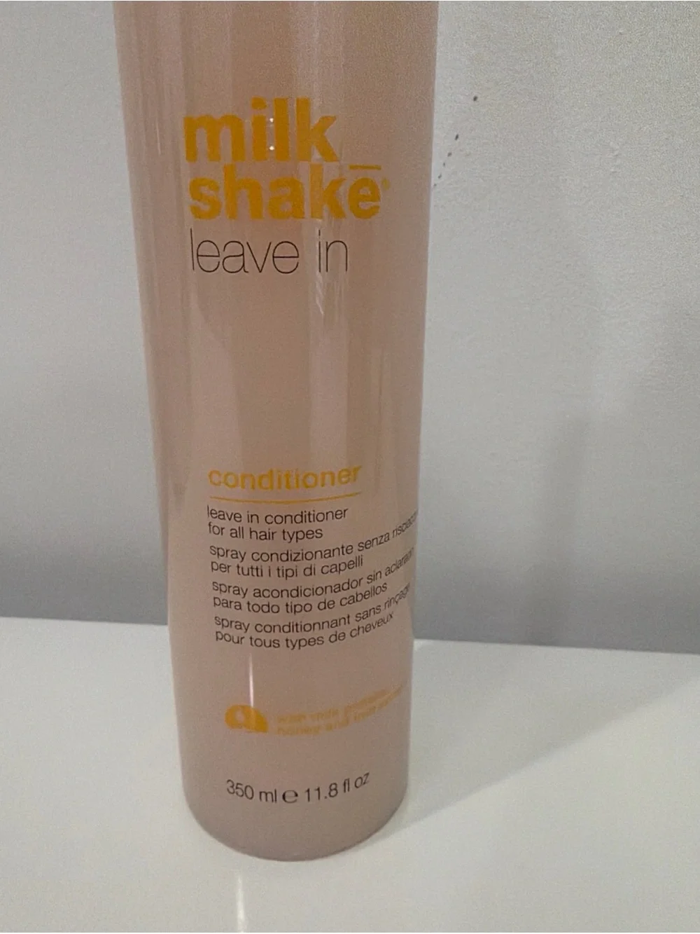 Leave-In Conditioner Spray Milk Shake 350 ml / 11.8 Fl Oz new